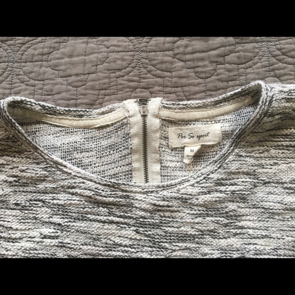 Stylish knit sweater top - Picture 2 of 4